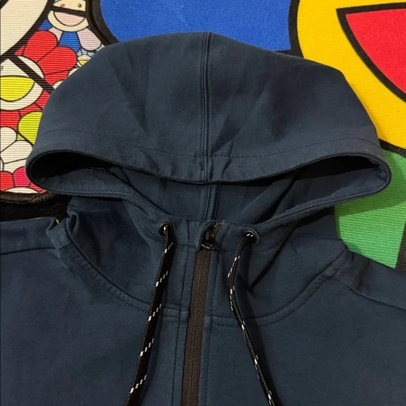 GapFit Performance Hoodie.                        ( Pre-owned ) - Picture 4 of 12